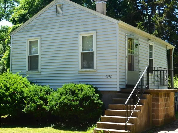 9578 Breckenridge Rd, Saint Louis, MO 63114