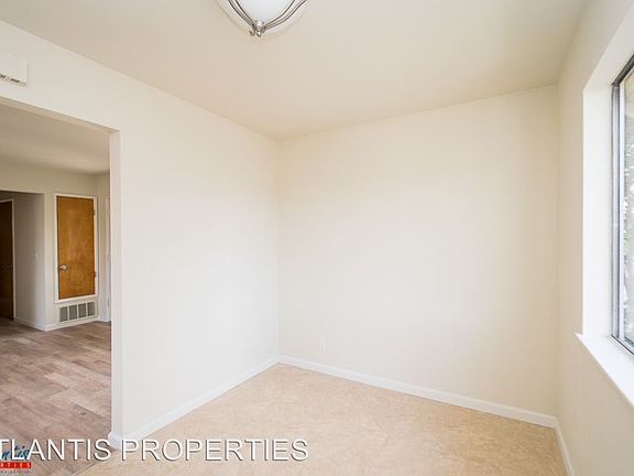 5th image of 856 Gallatin Dr APT 03