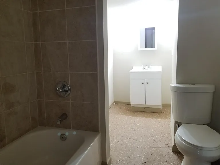 4656 Buchanan St — Photo 9