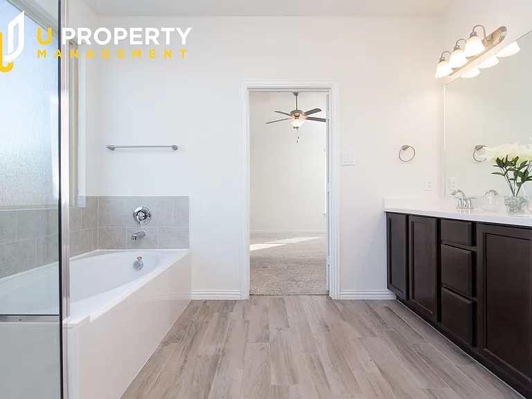 817 Black Hawk Dr — Photo 10