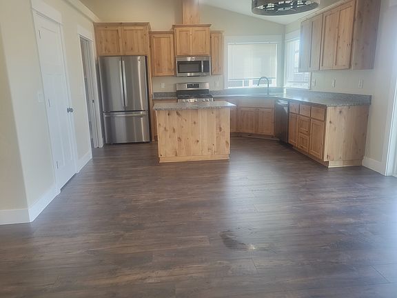 5th image of 2928 Naples Dr
