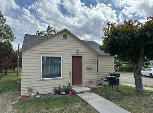 508 W 4th St, Grandview, WA 98930