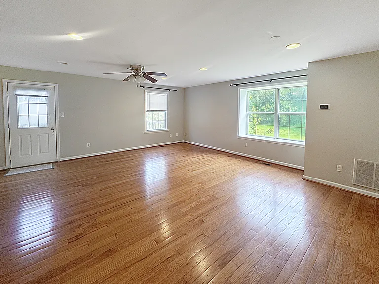 7419 Courtland Cir — Photo 10