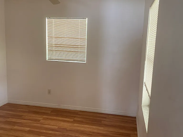 526 Loomis Trl — Photo 10