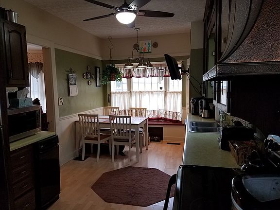 5th image of 198 S Seffner Ave