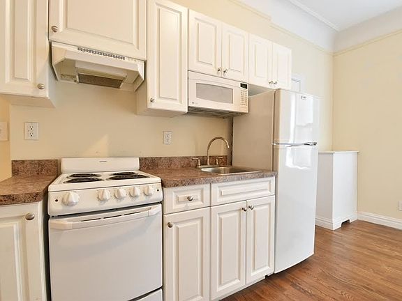 3rd image of 2350 Broadway #329