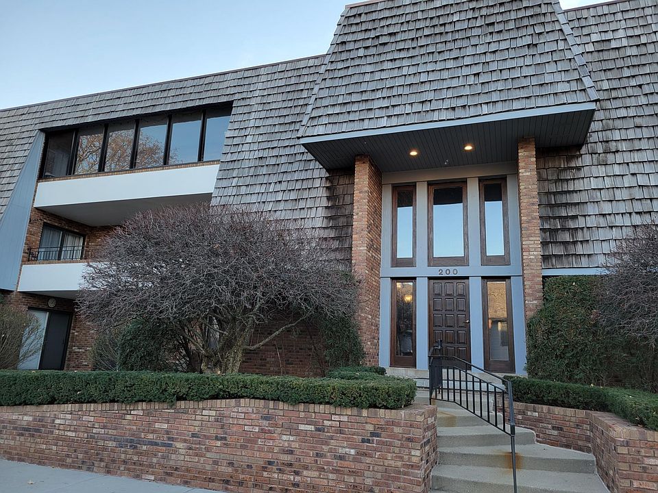 1st image of 200 Red Top Dr APT 303