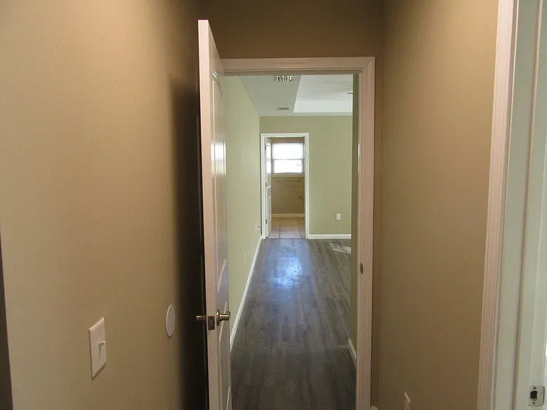 1517 Delaware Ave — Photo 12