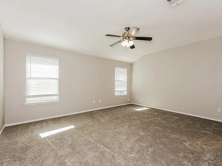 1711 Venus Dr W — Photo 8