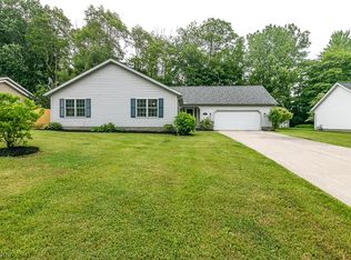 926 S Nearing Cir, Geneva, OH 44041