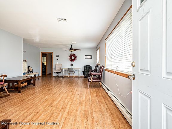 3rd image of 40 Fort De France Ave