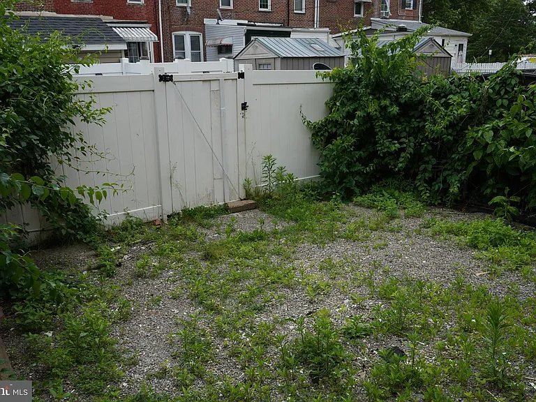 132 4th Ave — Photo 18