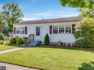 15 Hamilton Ln, Smyrna, DE 19977
