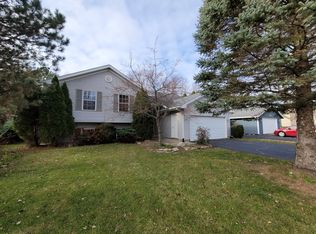 1215 Candlewick Dr SE, Poplar Grove, IL 61065