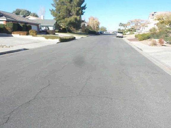 Exterior Neighborhood (street photo)