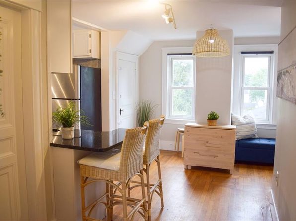 33 Almy St, Newport, RI 02840