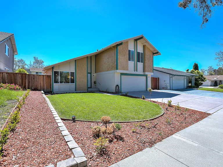 145 Tonopah Dr — Photo 32