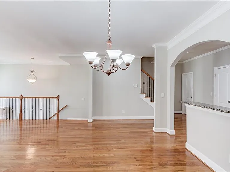 11007 Lorin Way — Photo 12
