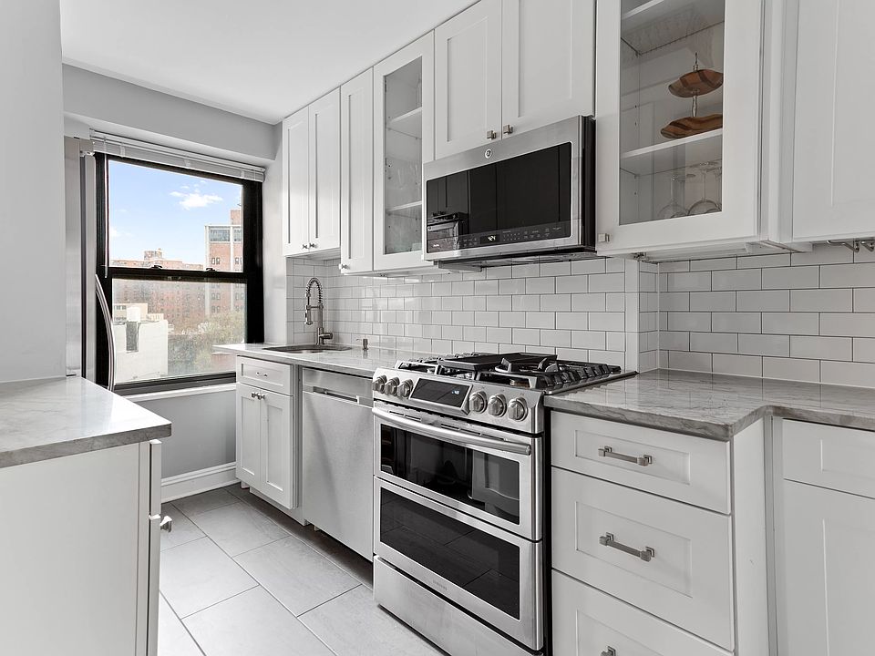 1st image of 208 Broadway APT J701