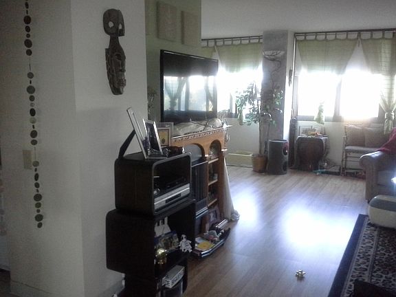 3rd image of 4850 S Lake Park Ave APT 807