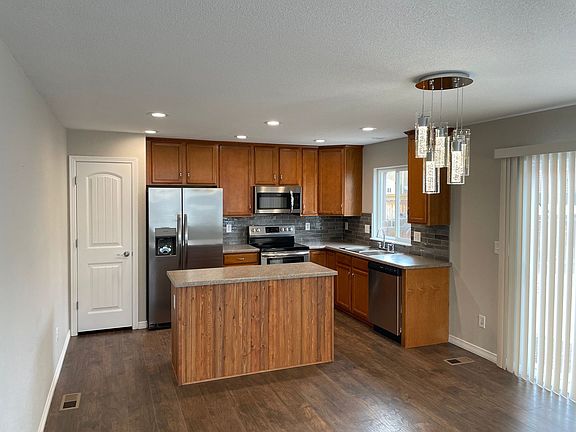 3rd image of 6173 Hayfield Pl