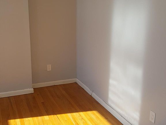 3rd image of 298 Johnston Ave APT 3