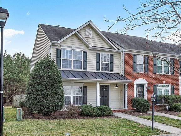 2nd image of 6723 S Grand Brook Cir