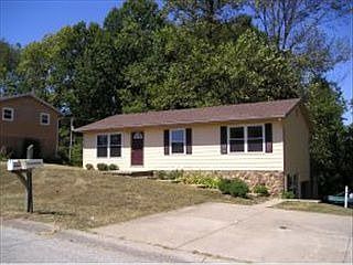 1st image of 611 N Chandler Dr
