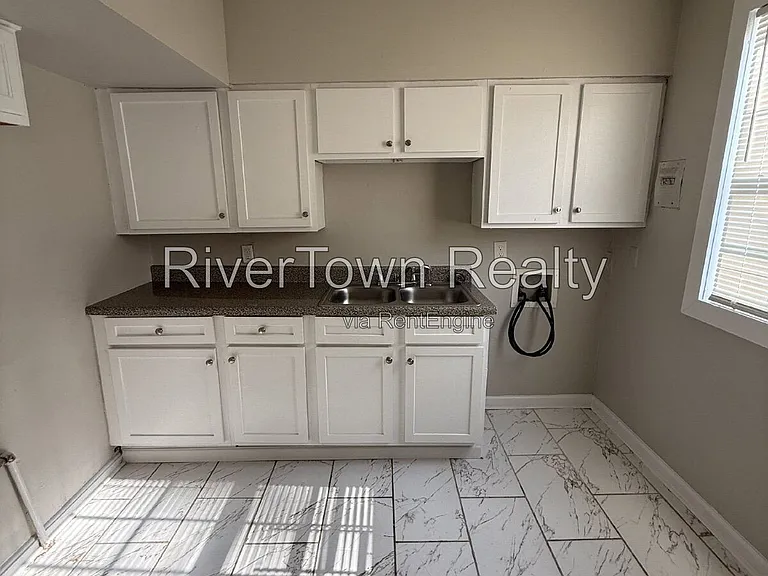 1766 Brown Ave — Photo 4