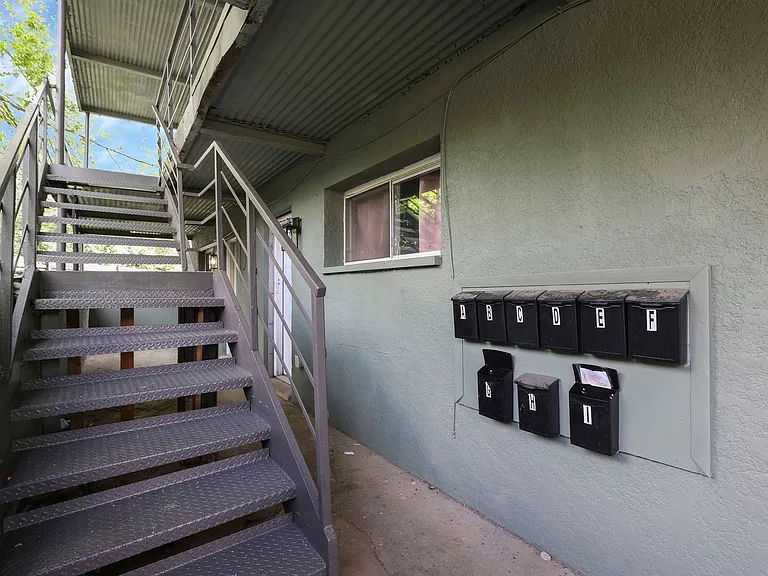 180 N Sylvan Ave #H — Photo 12