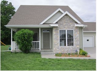 3897 Golden Eagle Dr, Manhattan, KS 66502