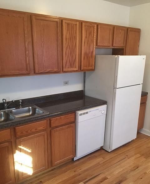 1st image of 4625 S Winchester Ave #1