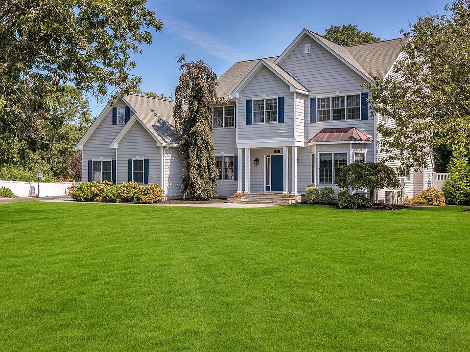 1st image of 32 Norwood Dr