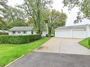 S70W14363 Belmont Dr, Muskego, WI 53150