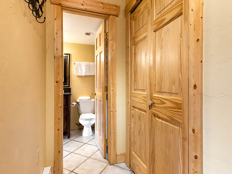 Door leading back to the kitchen.