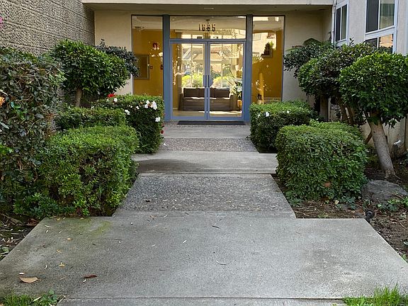 3rd image of 1835 S Bentley Ave APT 18