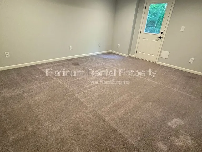4186 Nowata Dr NE — Photo 36