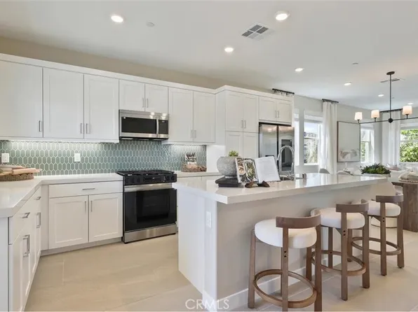 27467 Novella Ln, Valencia, CA 91381
