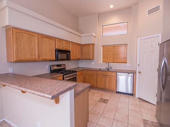 3rd image of 2900 W Camino Claveles