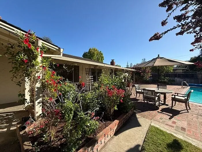75 Stuart Ct — Photo 26