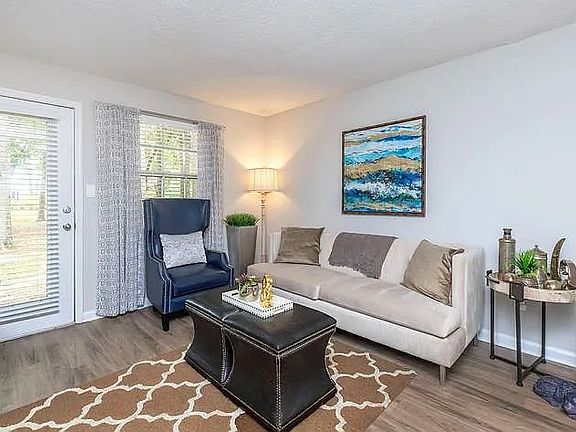 5th image of 770 Appleyard Dr #8-A