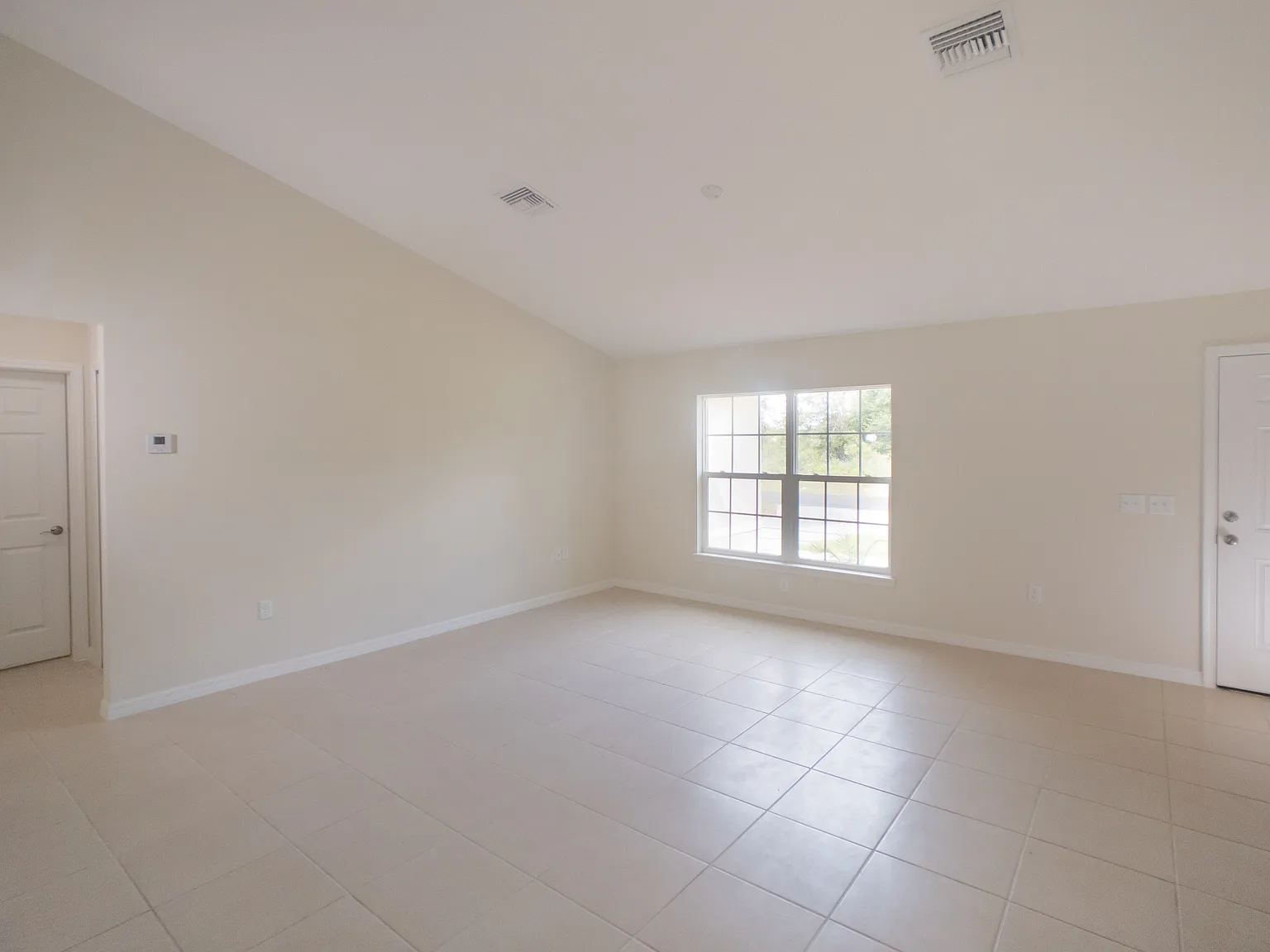 16560 SW 31st Cir — Photo 3