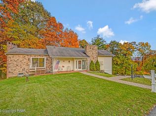 1106 Crestview Dr, Stroudsburg, PA 18360