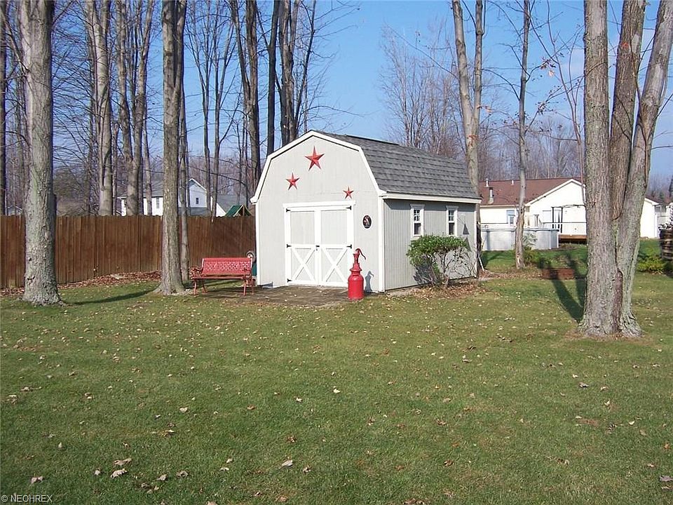 2nd image of 7689 Travis Dr