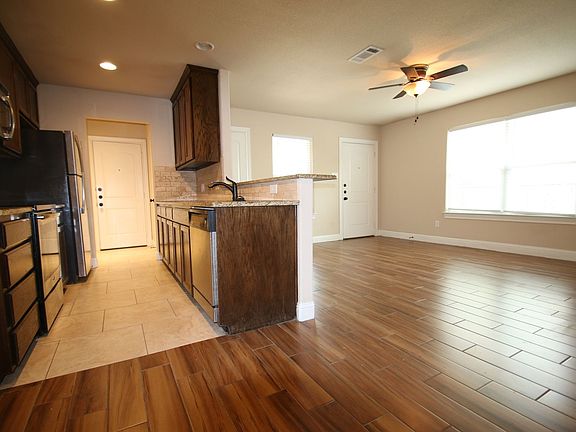 5th image of 8129-8131 Arbor Ave #8129