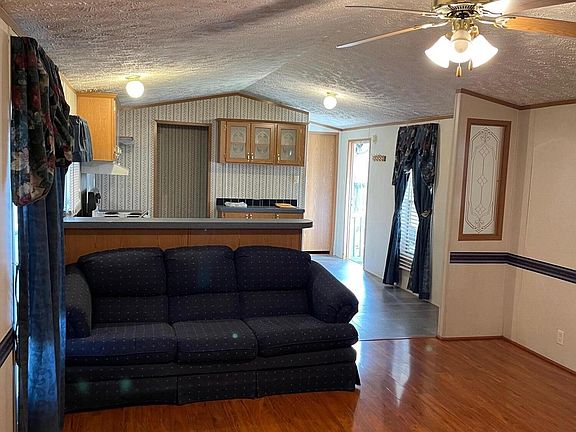 3rd image of 218 Loranger Dr