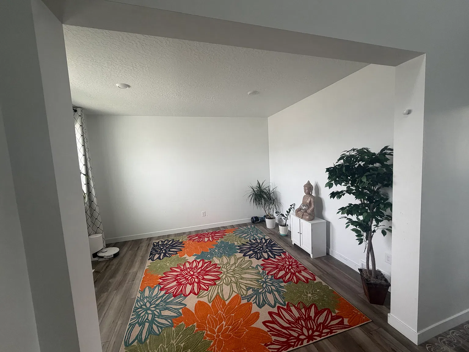 5 bed, 3100 sqft, $4,000 — Photo 2