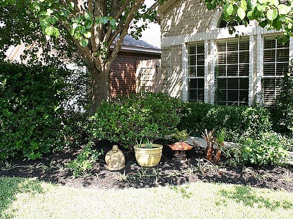 2nd image of 426 Cherry Laurel Dr