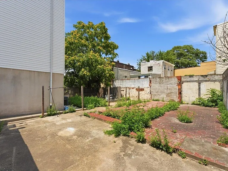 78 Logan Ave #1 — Photo 17