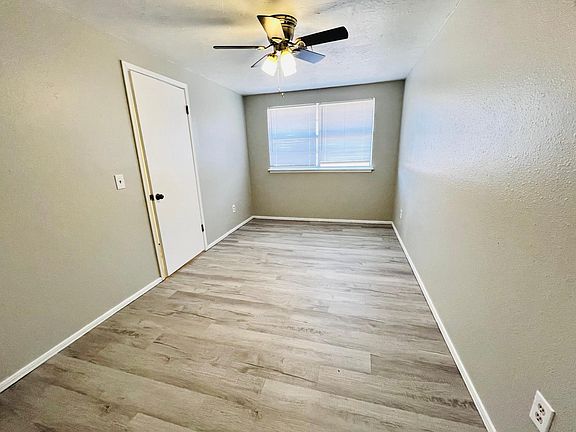 5th image of 335 W Vandament Ave